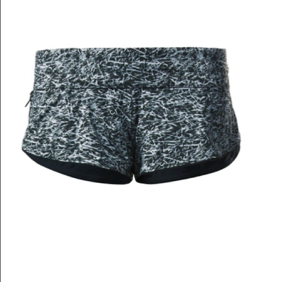 💦Lululemon Reversible Surf Short ll-Mini R… - Picture 4 of 8